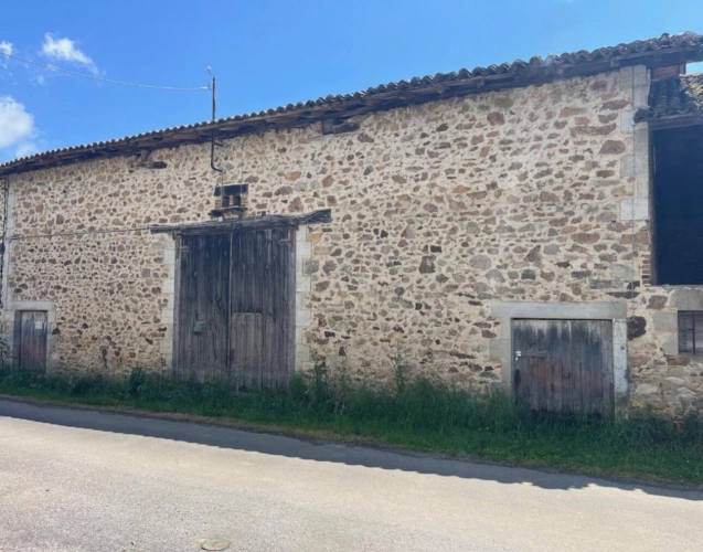 Photos 1 - Rurale - Grange de 200 m² dans un hameau proche d'Oradour sur vayres et de Rochechouart