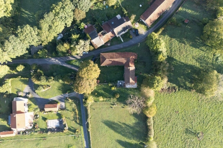 Photos 16 - Prestige - Roumazeries Loubert - Maison de deux chambres avec granges, possibilité de gîte, terrain et proche du lac