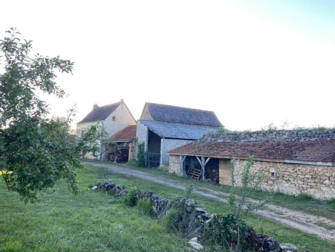 Photos 1 - Rurale - RIGNAC-CORPS DE FERME AVEC DEPENDANCES