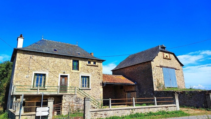 Photos 1 - Prestige - Maison de pays en pierre T5 avec ses dépendances
