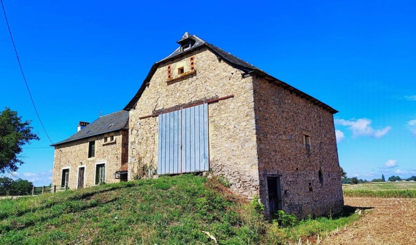 Photos 13 - Prestige - Maison de pays en pierre T5 avec ses dépendances