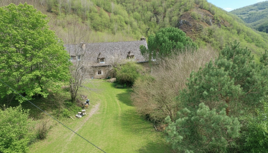 Photos 2 - Rurale - MAISON de caractère T5 + Dépendances + 5.3 ha