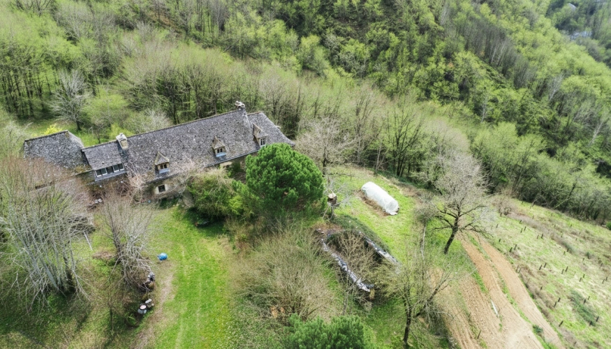 Photos 3 - Rurale - MAISON de caractère T5 + Dépendances + 5.3 ha
