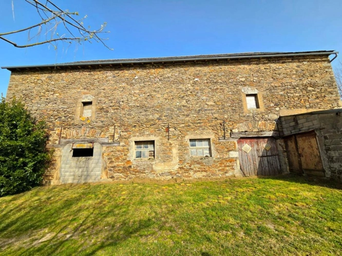 Photos 4 - Rurale - Ancien corps de ferme en pierres dans un environnement calme isolé
