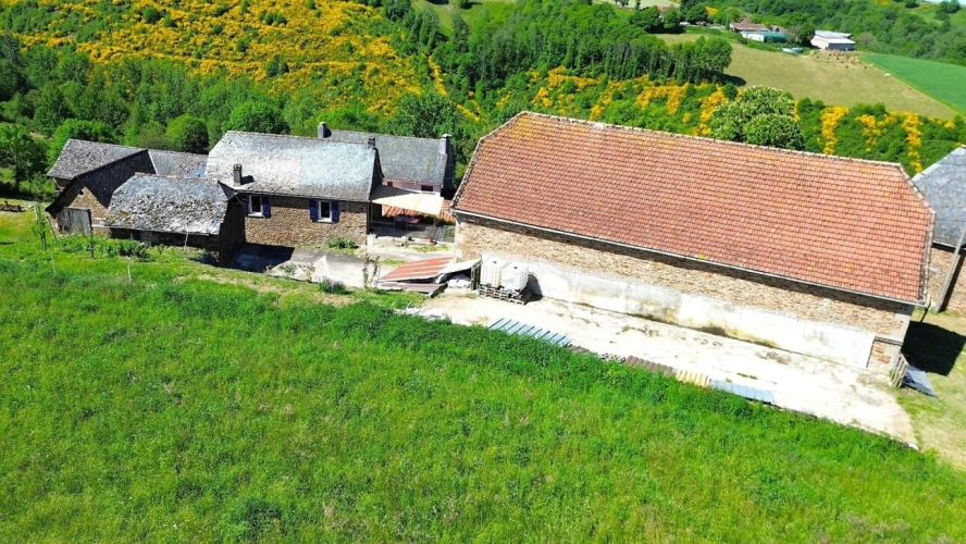 Photos 1 - Rurale - Maison T5 146 m² + grange de 300 m² + 7.35 ha