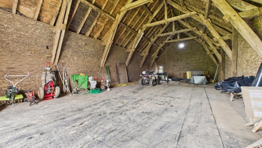 Photos 18 - Rurale - Maison T5 146 m² + grange de 300 m² + 7.35 ha