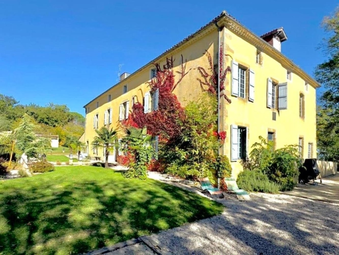 Photos 14 - Prestige - Magnifique Château de 1600 m² avec Vue Imprenable sur les Pyrénées - Coeur du Gers