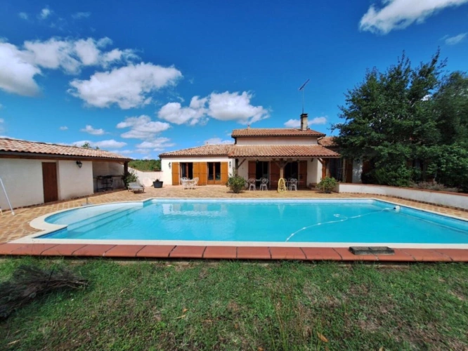 Photos 1 - Rurale - Maison nichée dans un écrin de verdure