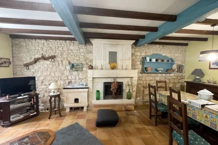 Photos 2 - Prestige - Maison de caractère avec piscine et bel espace extérieur
