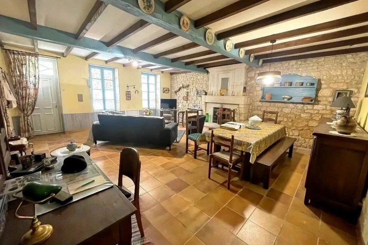 Photos 5 - Prestige - Maison de caractère avec piscine et bel espace extérieur