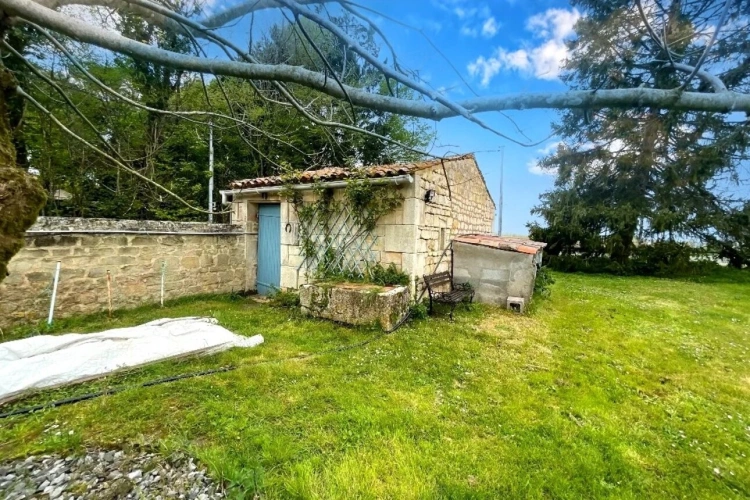 Photos 10 - Prestige - Maison de caractère avec piscine et bel espace extérieur