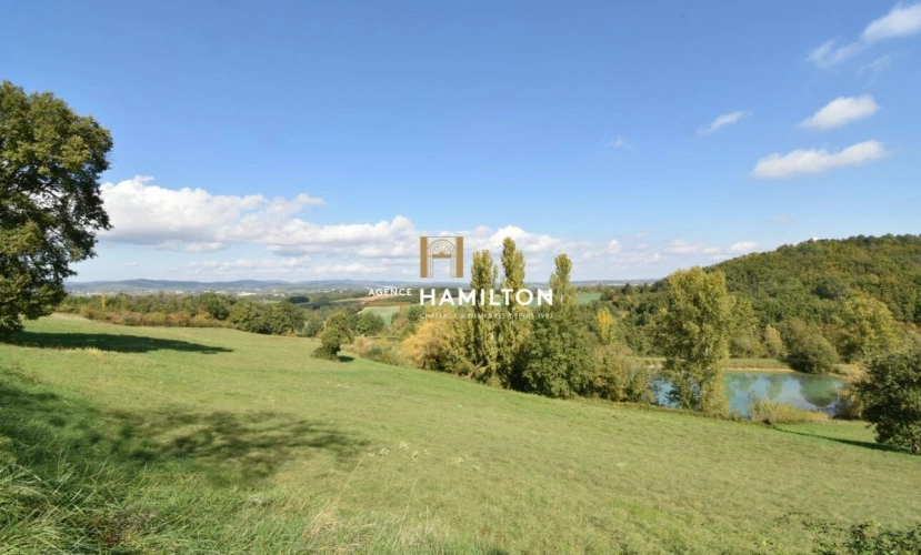 Photos 2 - Rurale - MAGNIFIQUE DOMAINE DE 33 HA  AVEC LAC, ET VUE DOMINANTE SUR CASTELNAU ET LES ENVIRONS