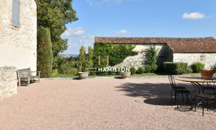 Photos 11 - Rurale - MAGNIFIQUE DOMAINE DE 33 HA  AVEC LAC, ET VUE DOMINANTE SUR CASTELNAU ET LES ENVIRONS
