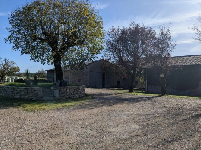 Photos 18 - Rurale - Corps de ferme sur 31 hectares de terrains attenants