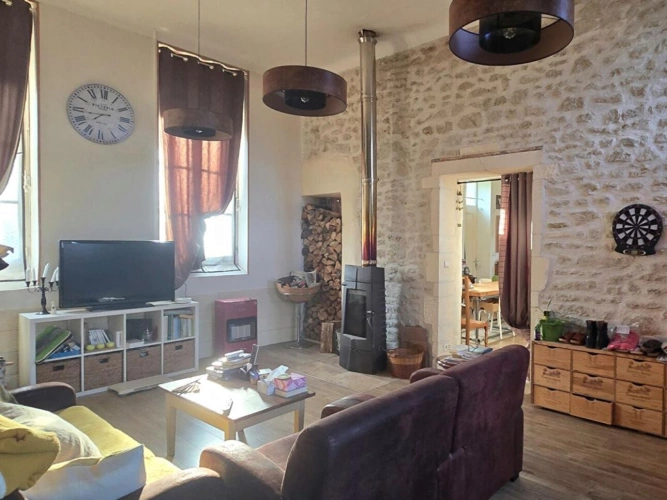 Photos 2 - Prestige - Propriété de trois chambres avec gîte, près de Surgères