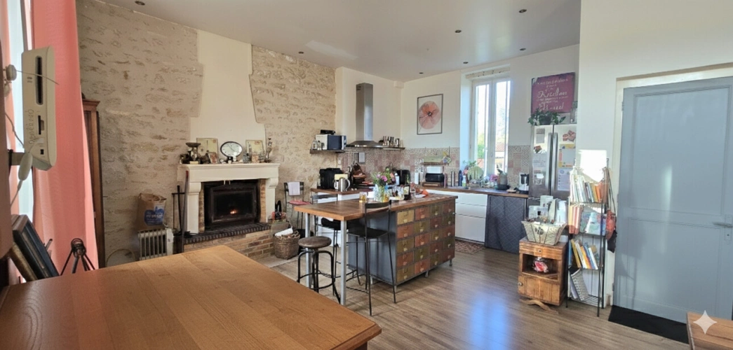 Photos 3 - Prestige - Propriété de trois chambres avec gîte, près de Surgères