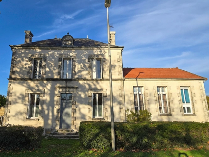 Photos 16 - Prestige - Propriété de trois chambres avec gîte, près de Surgères