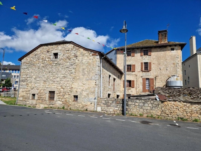 Photos 1 - Rurale - Ancien corps de ferme avec terrain