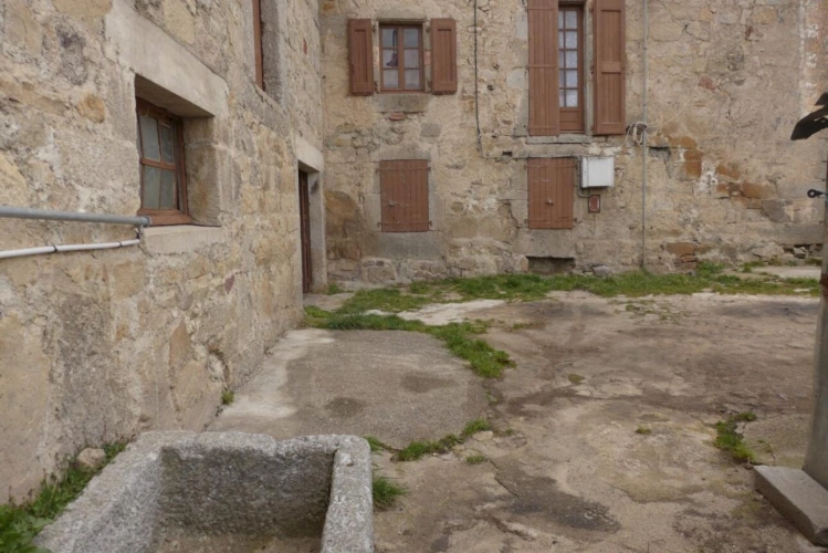 Photos 11 - Rurale - Ancien corps de ferme avec terrain