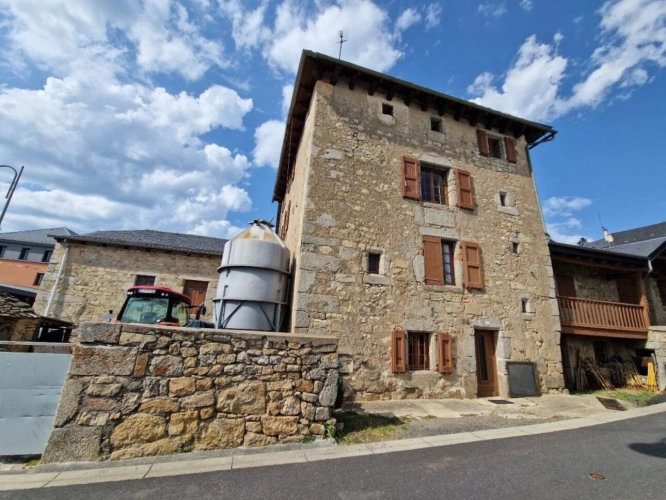 Photos 17 - Rurale - Ancien corps de ferme avec terrain
