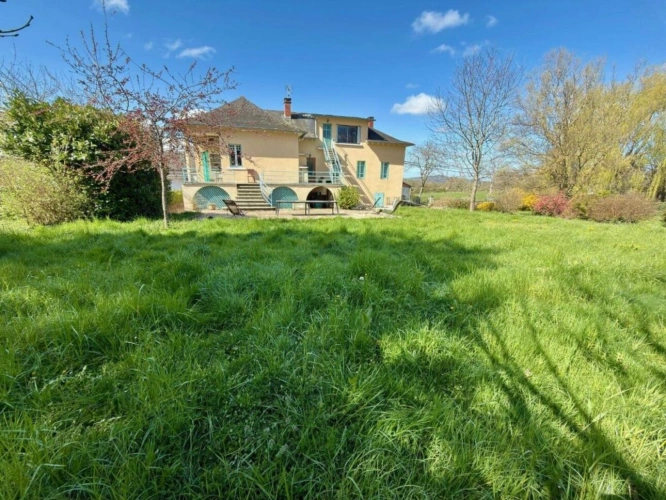 Photos 1 - Rurale - MAISON DE CARACTÈRE  - 240 m² - 8  PIECES - TERRAIN 2330 m²  - CHARME ET AUTHENTICITÉ
