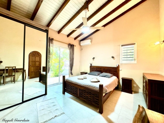 Photos 13 - Prestige - SAINT-FRANÇOIS – VILLA D’EXCEPTION AVEC GRANDE PISCINE, À 5 MINUTES DES PLAGES