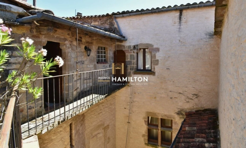 Photos 8 - Prestige - IMMEUBLE HISTORIQUE AVEC JARDIN ET PISCINE INTERIEURE - IDEAL PROJET TOURISTIQUE