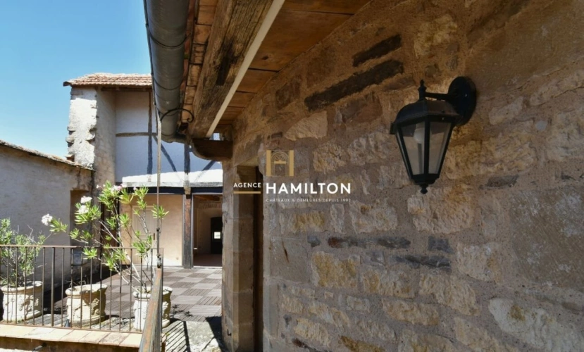 Photos 9 - Prestige - IMMEUBLE HISTORIQUE AVEC JARDIN ET PISCINE INTERIEURE - IDEAL PROJET TOURISTIQUE