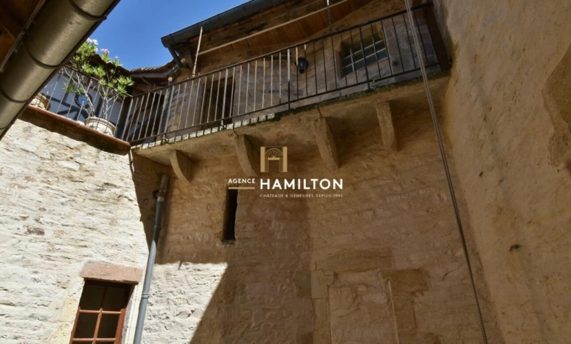 Photos 10 - Prestige - IMMEUBLE HISTORIQUE AVEC JARDIN ET PISCINE INTERIEURE - IDEAL PROJET TOURISTIQUE
