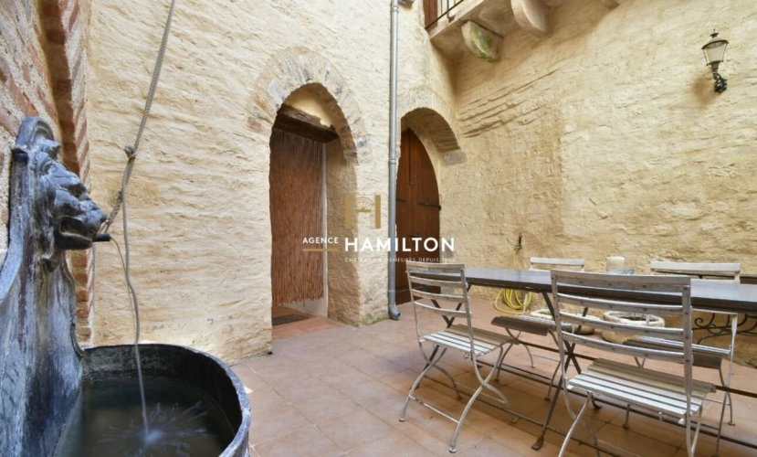 Photos 13 - Prestige - IMMEUBLE HISTORIQUE AVEC JARDIN ET PISCINE INTERIEURE - IDEAL PROJET TOURISTIQUE