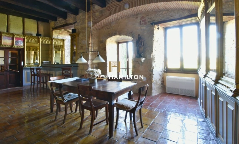 Photos 17 - Prestige - IMMEUBLE HISTORIQUE AVEC JARDIN ET PISCINE INTERIEURE - IDEAL PROJET TOURISTIQUE