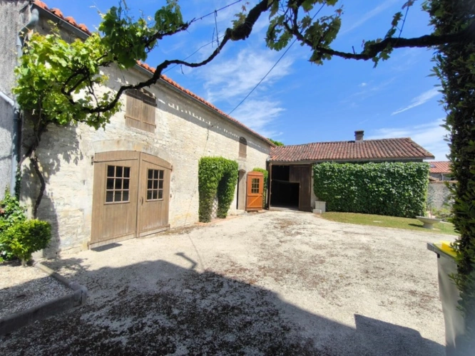 Photos 5 - Prestige - Charme de l'Ancien et volumes Exceptionnels "Maison de Maître à Rénover"