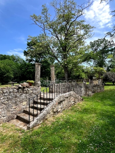 Photos 43 - Prestige - Ensemble de charme & de caractère : château, conciergerie & tour de guêt du XVIIIème près de Saint-Clar (32)