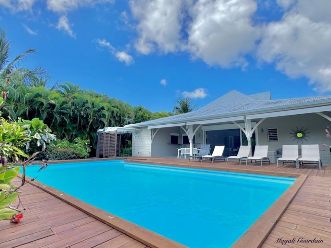 Photos 12 - Prestige - SAINT-FRANÇOIS – VILLA D’EXCEPTION AVEC GRANDE PISCINE, À 5 MINUTES DES PLAGES