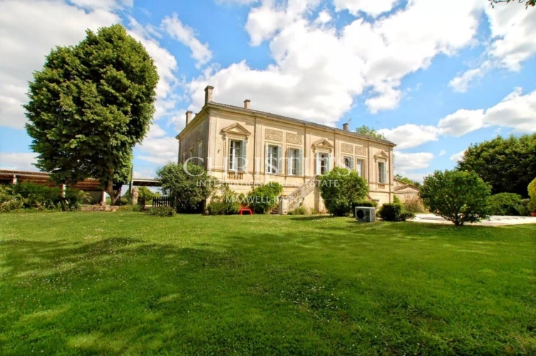 Photos 3 - Prestige - Propriété de charme avec vue sur la Dordogne – 2,9 ha d’un seul tenant