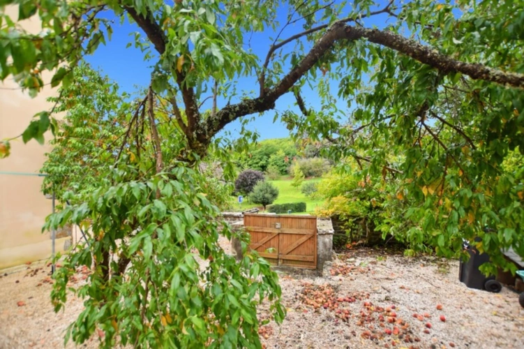 Photos 3 - Touristique - Ensemble de maisons avec 3000 m2 de terrain à Sernin du Plain