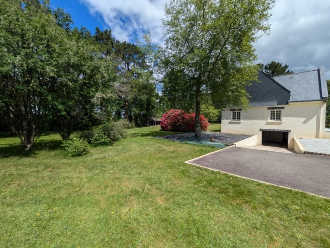 Photos 5 - Prestige - PRIZIAC PROPRIÉTÉ COMPOSÉE D'UNE MAISON DE TYPE NÉO BRETONNE DE 8 PIECES EN TRES BON ETAT GENERAL GRANDE DÉPENDANCES PARCELLE DE 1 HECTARE 47 ARES