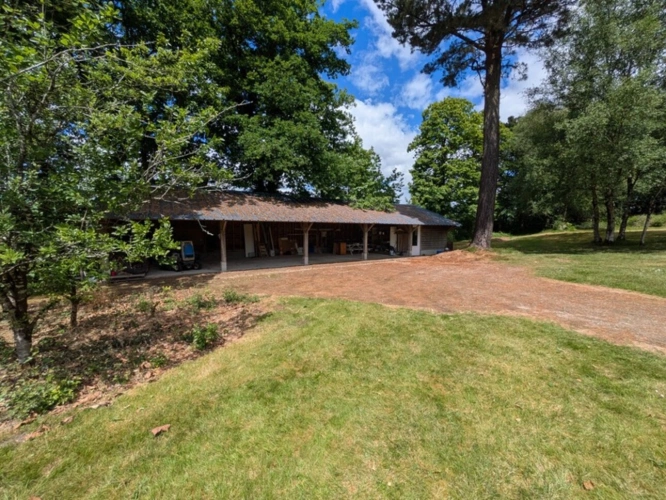 Photos 27 - Prestige - PRIZIAC PROPRIÉTÉ COMPOSÉE D'UNE MAISON DE TYPE NÉO BRETONNE DE 8 PIECES EN TRES BON ETAT GENERAL GRANDE DÉPENDANCES PARCELLE DE 1 HECTARE 47 ARES
