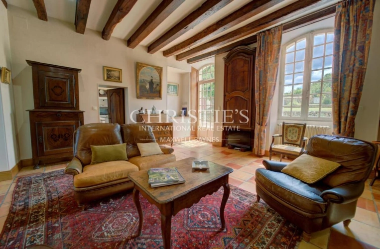 Photos 4 - Prestige - Un domaine d’exception en Dordogne : manoir du XVIIIe siècle, propriété équestre et art de vivre en pleine nature