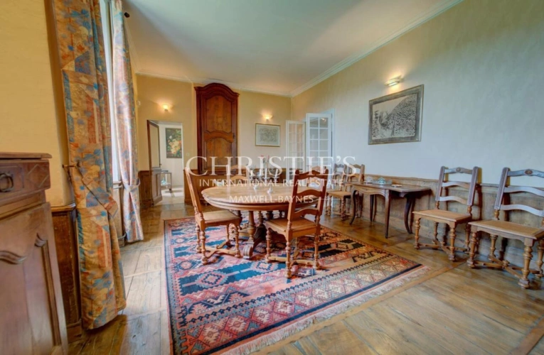 Photos 7 - Prestige - Un domaine d’exception en Dordogne : manoir du XVIIIe siècle, propriété équestre et art de vivre en pleine nature