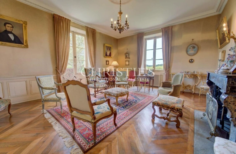 Photos 14 - Prestige - Un domaine d’exception en Dordogne : manoir du XVIIIe siècle, propriété équestre et art de vivre en pleine nature