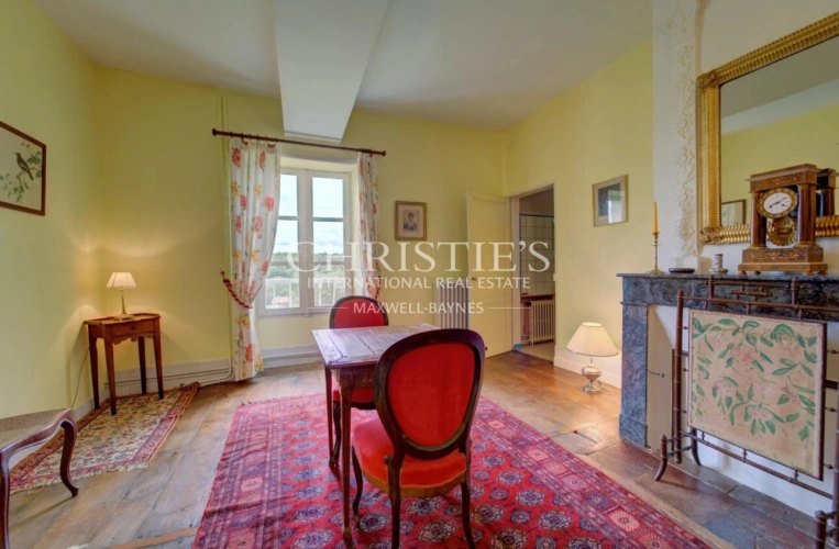 Photos 18 - Prestige - Un domaine d’exception en Dordogne : manoir du XVIIIe siècle, propriété équestre et art de vivre en pleine nature