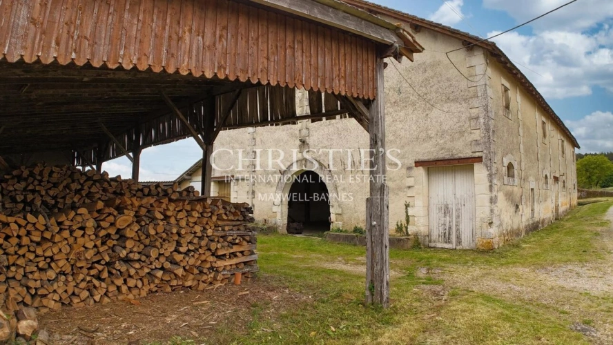 Photos 40 - Prestige - Un domaine d’exception en Dordogne : manoir du XVIIIe siècle, propriété équestre et art de vivre en pleine nature