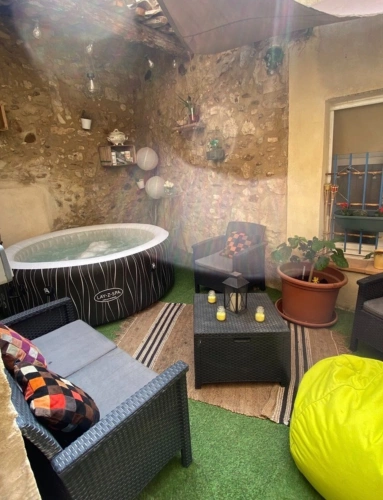Photos 10 - Prestigious - Dépendance et une cour privative de 15m2
