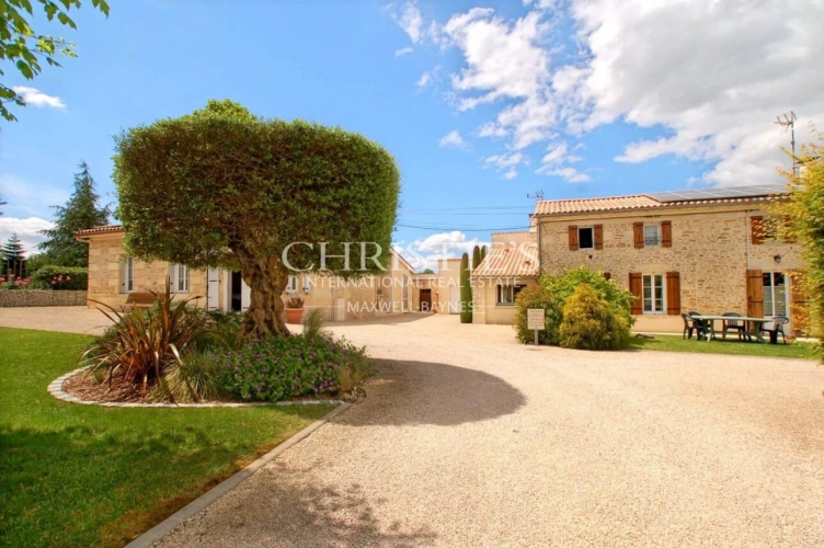 Photos 1 - Touristique - Domaine de charme avec chalet et trois gîtes. Secteur nord gironde