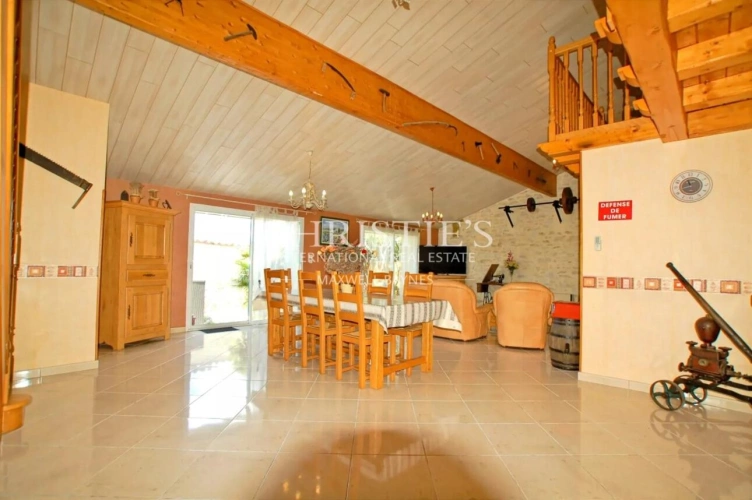 Photos 12 - Touristique - Domaine de charme avec chalet et trois gîtes. Secteur nord gironde