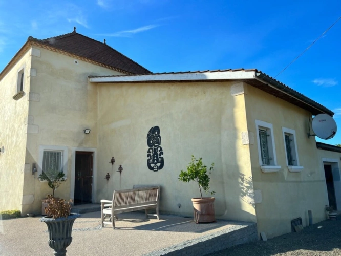 Photos 8 - Prestige - Dpt Gers (32), MARCIAC proche, ELEGANTE PROPRIETE plain-pied 4.5 Hectares piscinables, beaux volumes, belles prestations, hangar 700m2, garage