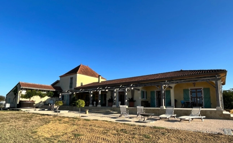 Photos 34 - Prestige - Dpt Gers (32), MARCIAC proche, ELEGANTE PROPRIETE plain-pied 4.5 Hectares piscinables, beaux volumes, belles prestations, hangar 700m2, garage