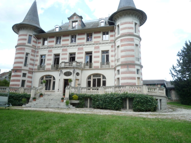 Photos 4 - Prestige - château-Thierry proche à vendre château fin XIX siècle avec salle de réception et dépendances sur un parc de plus de 20000 m2