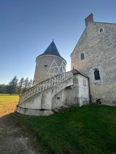 Photos 6 - Prestige - Rare, château du XV -ème- Un Havre de paix…